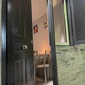 Mary House Spacca Napoli