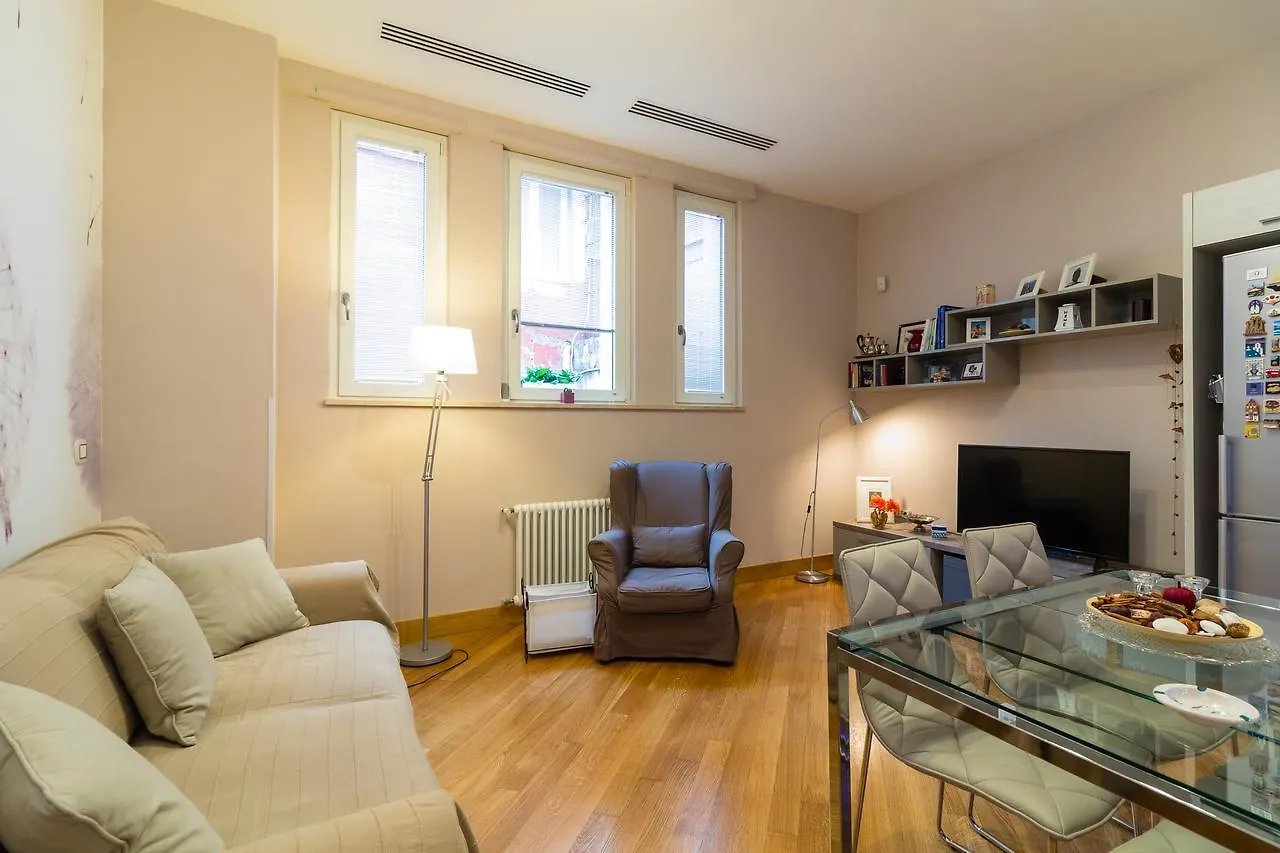 Elegant Flat At Municipio By Napoliapartments 0*, Napoli Italia