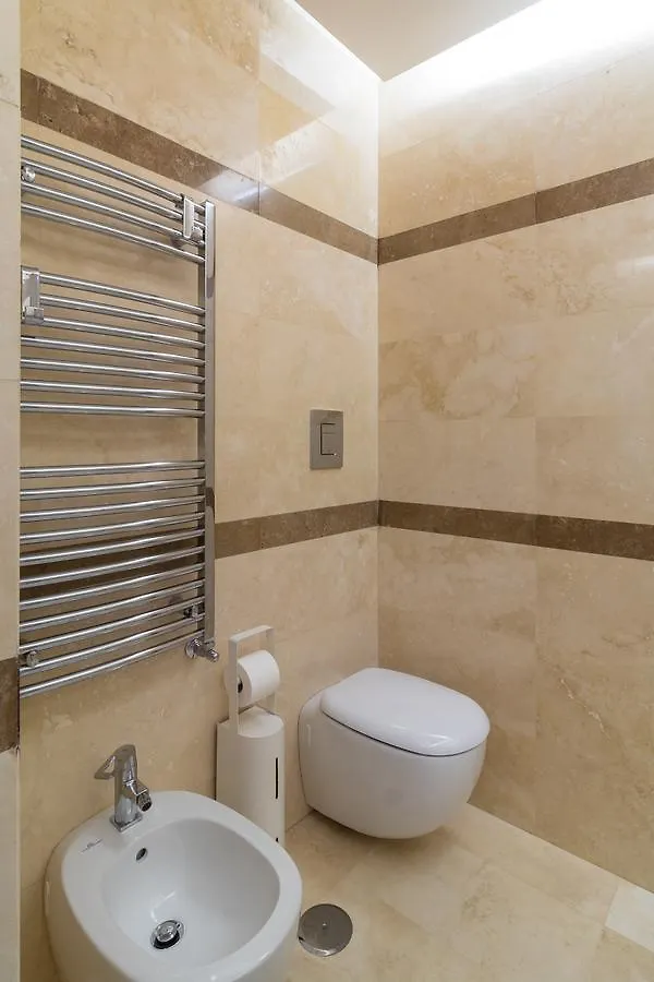 Elegant Flat At Municipio By Napoliapartments Italia