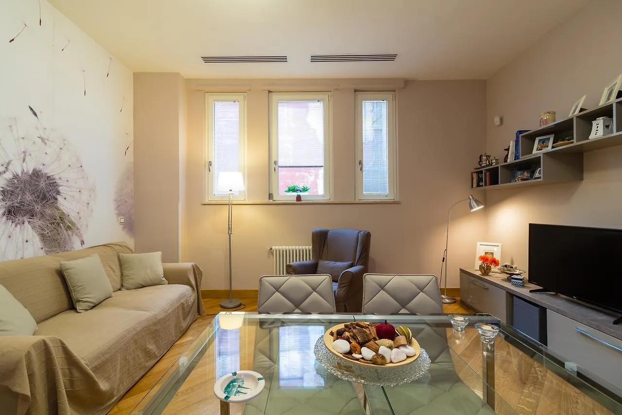 Elegant Flat At Municipio By Napoliapartments 0*, Napoli Italia